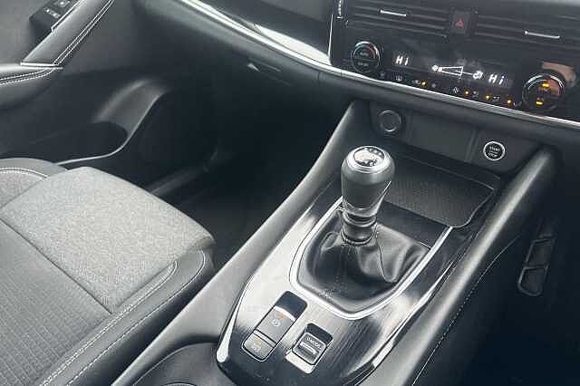 Nissan Qashqai 1.3 DiG-T MH N-Connecta 5dr