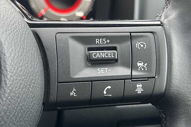 Nissan Qashqai 1.3 DiG-T MH N-Connecta 5dr