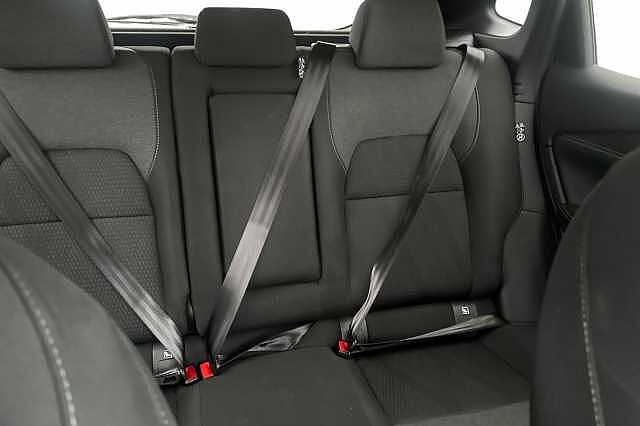 Nissan Qashqai 1.3 DiG-T MH N-Connecta 5dr