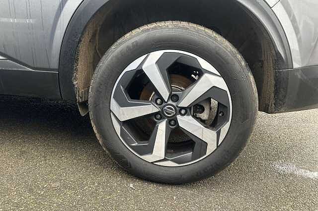 Nissan Qashqai 1.3 DiG-T MH N-Connecta 5dr