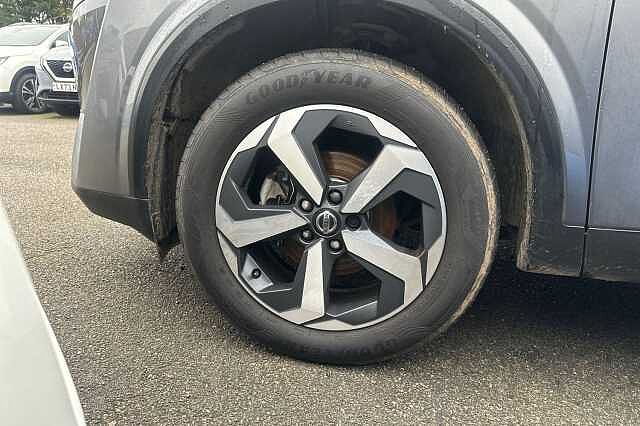 Nissan Qashqai 1.3 DiG-T MH N-Connecta 5dr