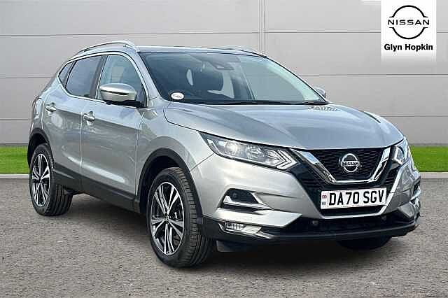 Nissan Qashqai 1.3 DiG-T N-Connecta 5dr [Glass Roof Pack]