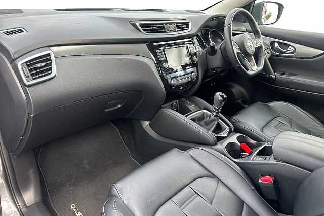 Nissan Qashqai 1.3 DiG-T N-Motion 5dr