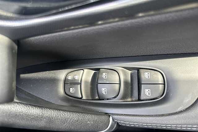 Nissan Qashqai 1.3 DiG-T N-Motion 5dr