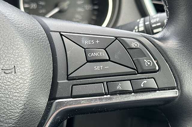 Nissan Qashqai 1.3 DiG-T N-Motion 5dr