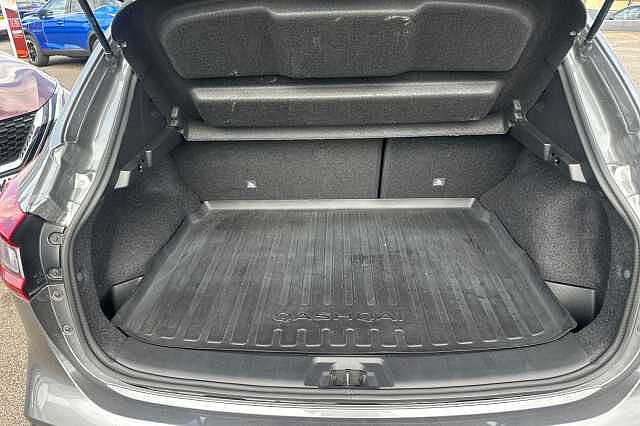 Nissan Qashqai 1.3 DiG-T N-Motion 5dr