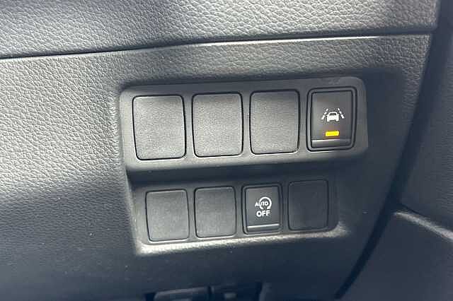 Nissan Qashqai 1.3 DiG-T N-Motion 5dr