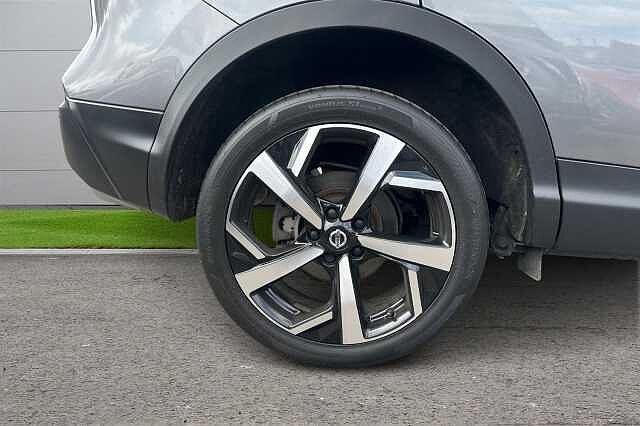 Nissan Qashqai 1.3 DiG-T N-Motion 5dr