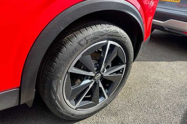 Nissan Qashqai 1.3 DiG-T MH Tekna 5dr