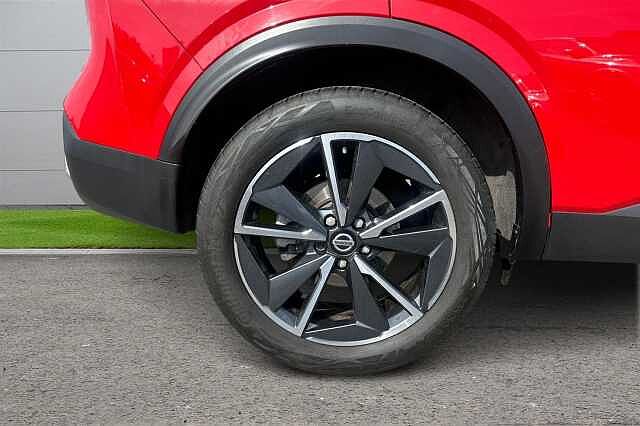 Nissan Qashqai 1.3 DiG-T MH Tekna 5dr